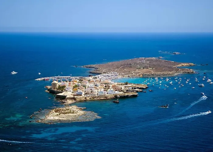 Very Lightful Apartment. Incredible Sea Views. Big Terrace, Swimming Pool. Ac. Very Close To Alicante City Center.