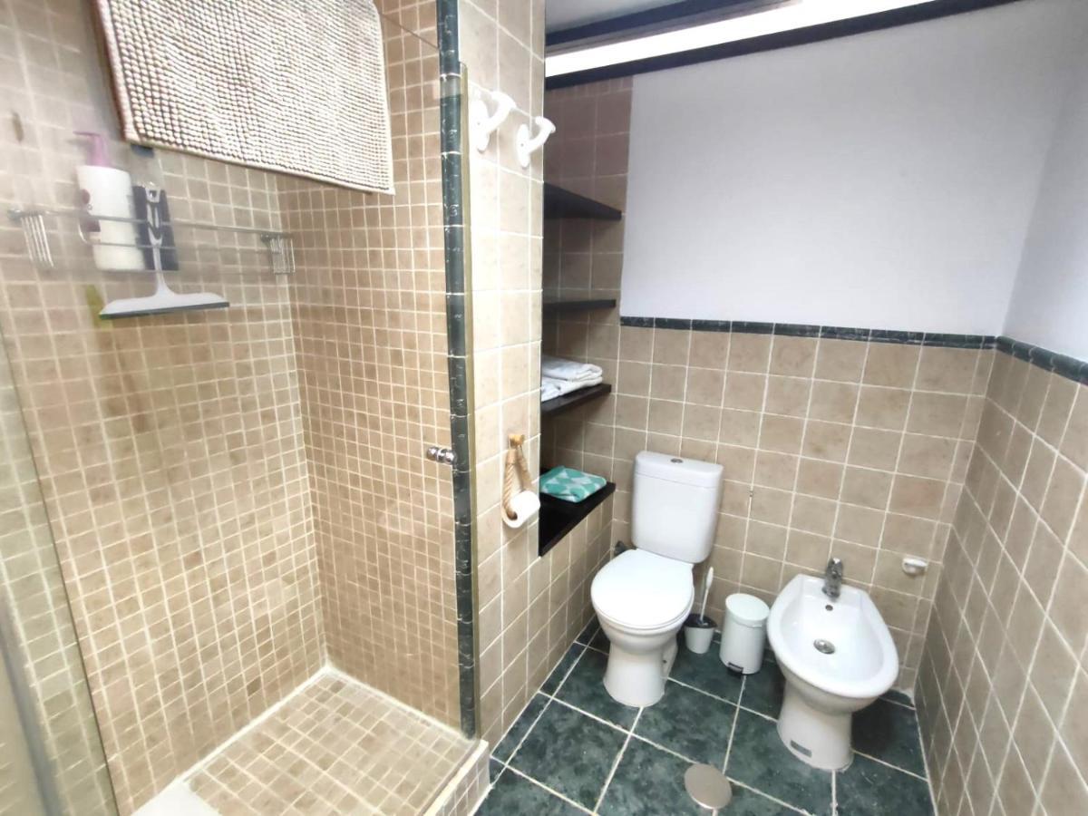 Apartment Seaside Serenity: Bright With Pool And Proximity